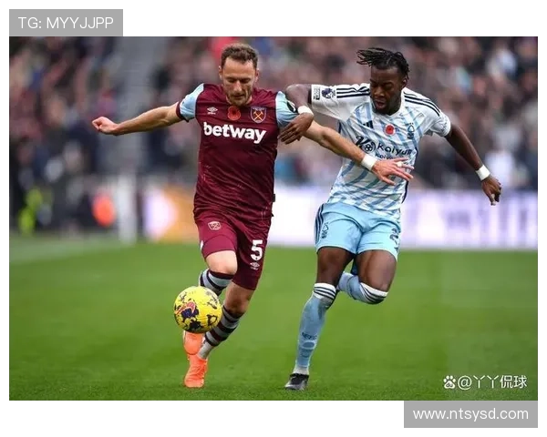 西汉姆联迎战劲敌，英超宝贵三分争夺战在伦敦体育场打响