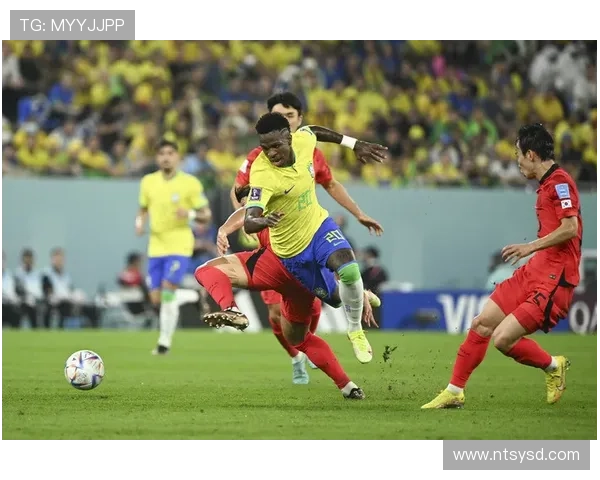 维尼修斯国家队与俱乐部核心地位构建路径对比