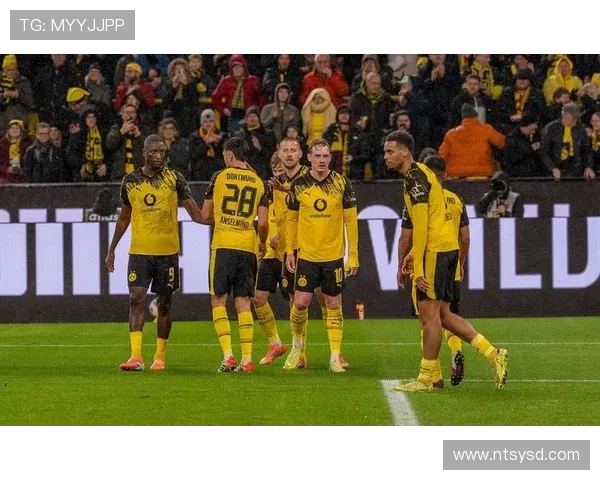 多特蒙德赛季后期状态下滑趋势显现,对联赛竞争格局带来变化 多特蒙德赛季后期状态下滑趋势显现,对联赛竞争格局带来变化