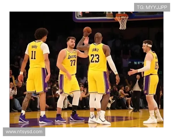 朗多挡拆组织效率提升，带动湖人关键时刻得分爆发